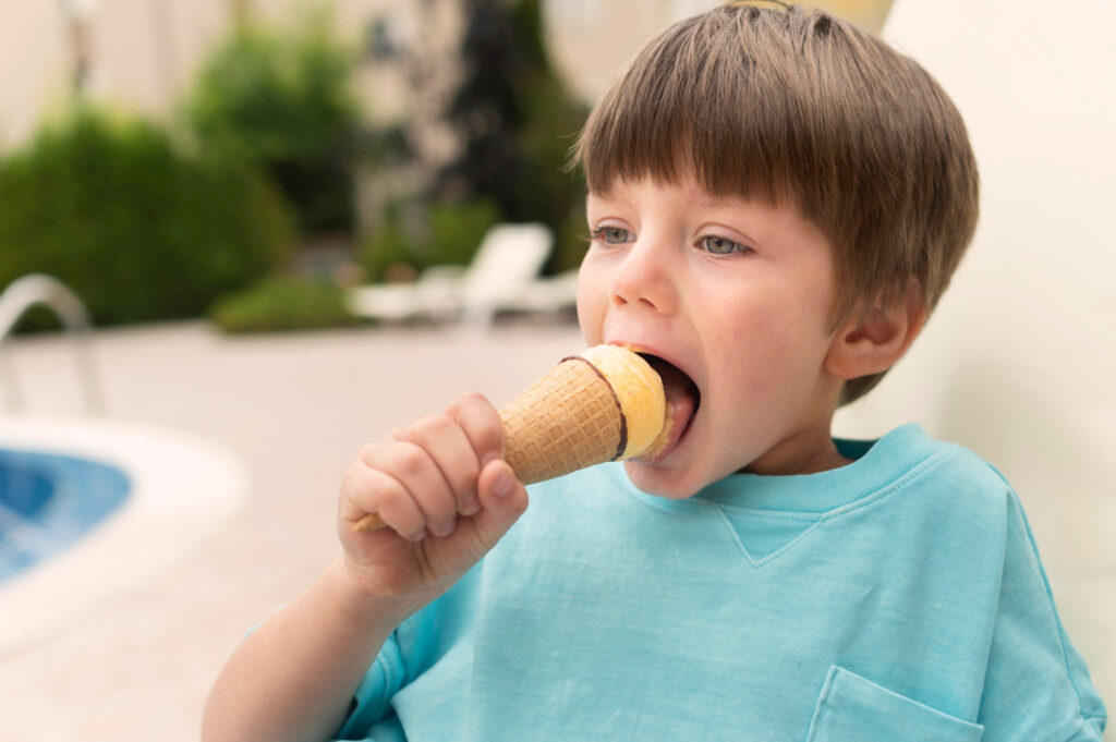 nino come helado