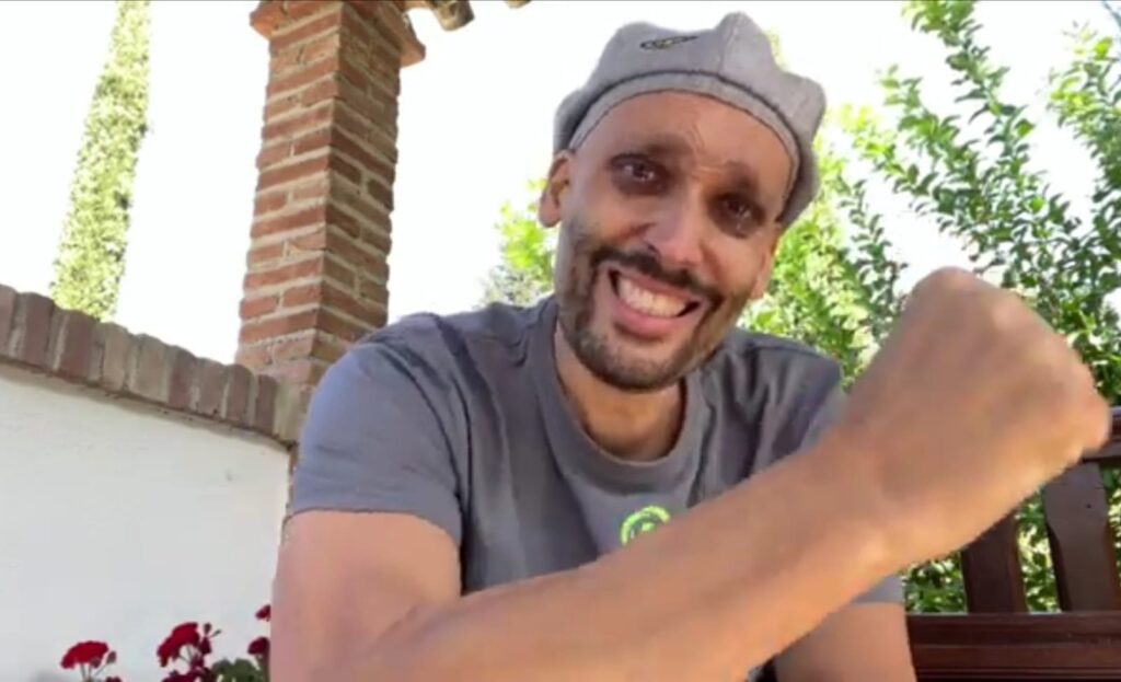 spiriman emocionado