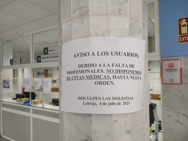 cartel centro salud lebrija