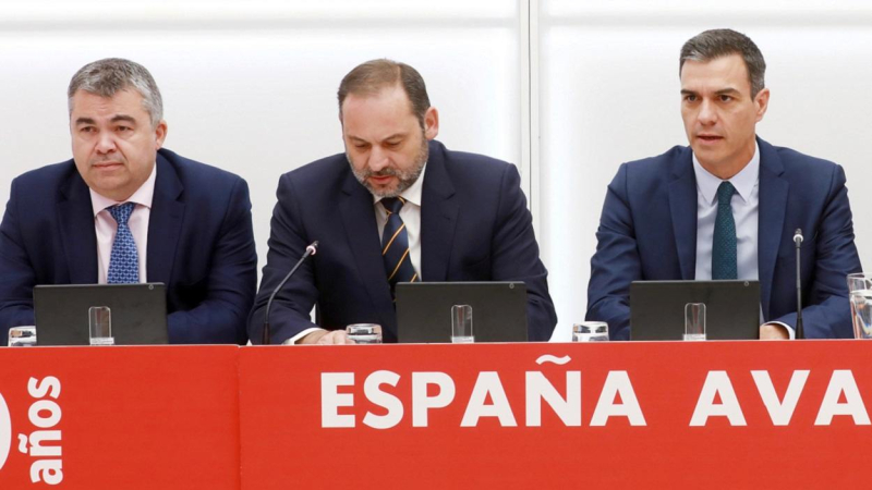 santos-cerdan-jose-luis-abalos-y-pedro-sanchez-en-una-ejecutiva-del-psoe-en-2019-ep_4_800x450