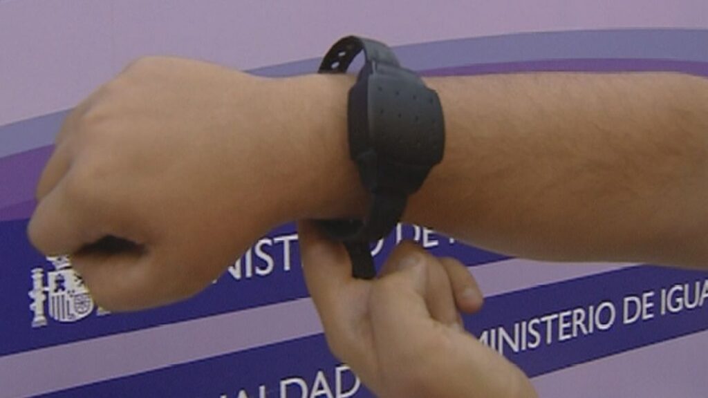 pulsera maltratador